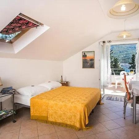 Tramonto - One Bedroom With Balcony And Sea View Apartment
